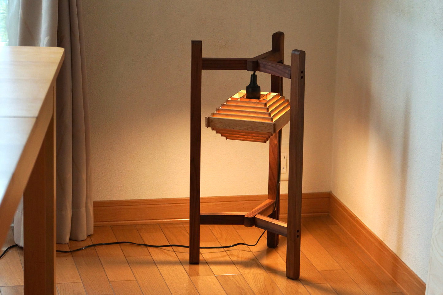 夢淡灯Living Floor Light 「庭園灯」